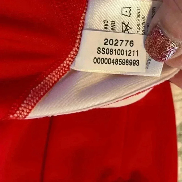 Under Armour Boys Tank Top Size XL. Measurements in pictures. EUC - Picture 6 of 8